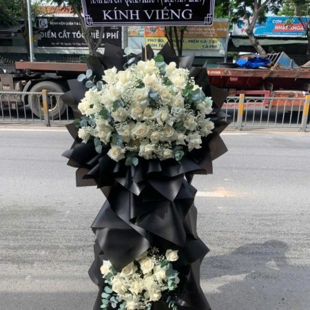 Vòng Hoa chia buồn, hoa đám tang #028 ,.tiệm hoa tươi Hải Phòng